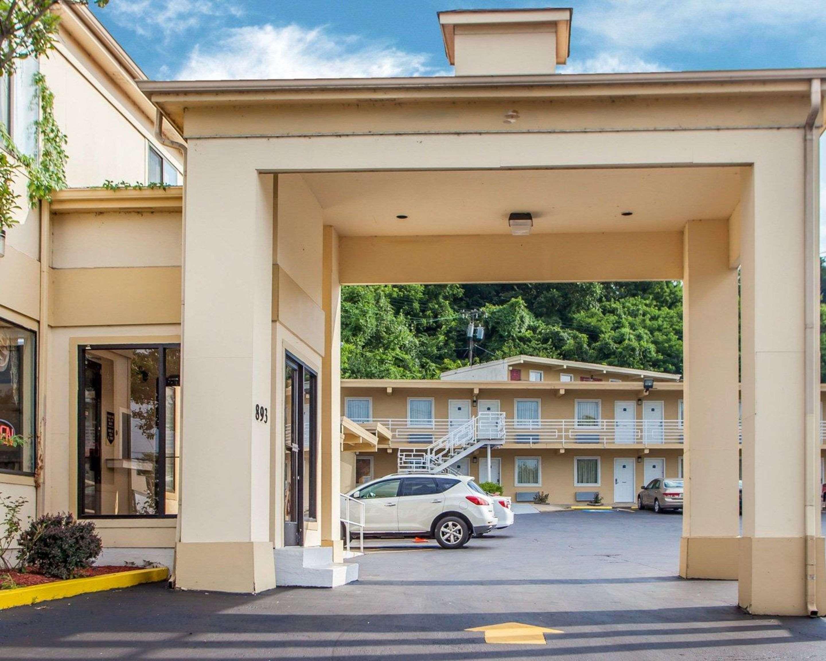 Rodeway Airport Hotel