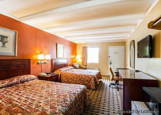 Rodeway Airport Hotel Nashville